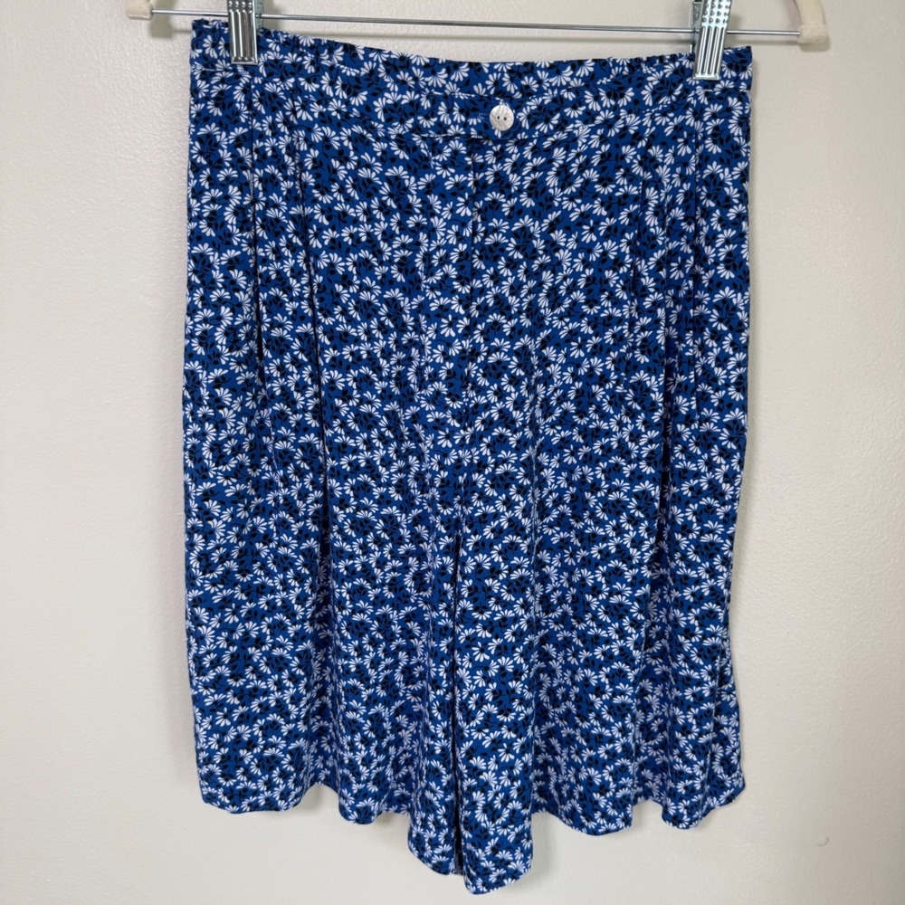 Vintage 90s Worthington Blue Floral Rayon High Waisted Pleated Shorts Size 10